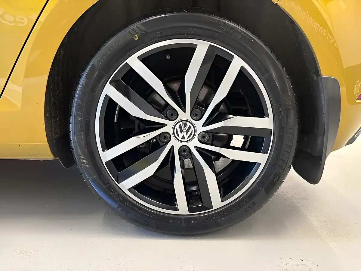 Used 2018 Volkswagen Golf GT Yellow - Interior and Exterior details 11