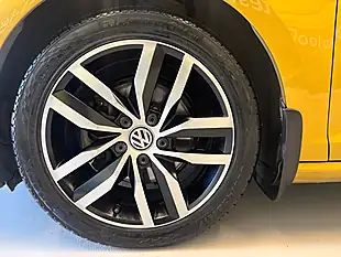 Used 2018 Volkswagen Golf GT Yellow - Interior and Exterior details 12