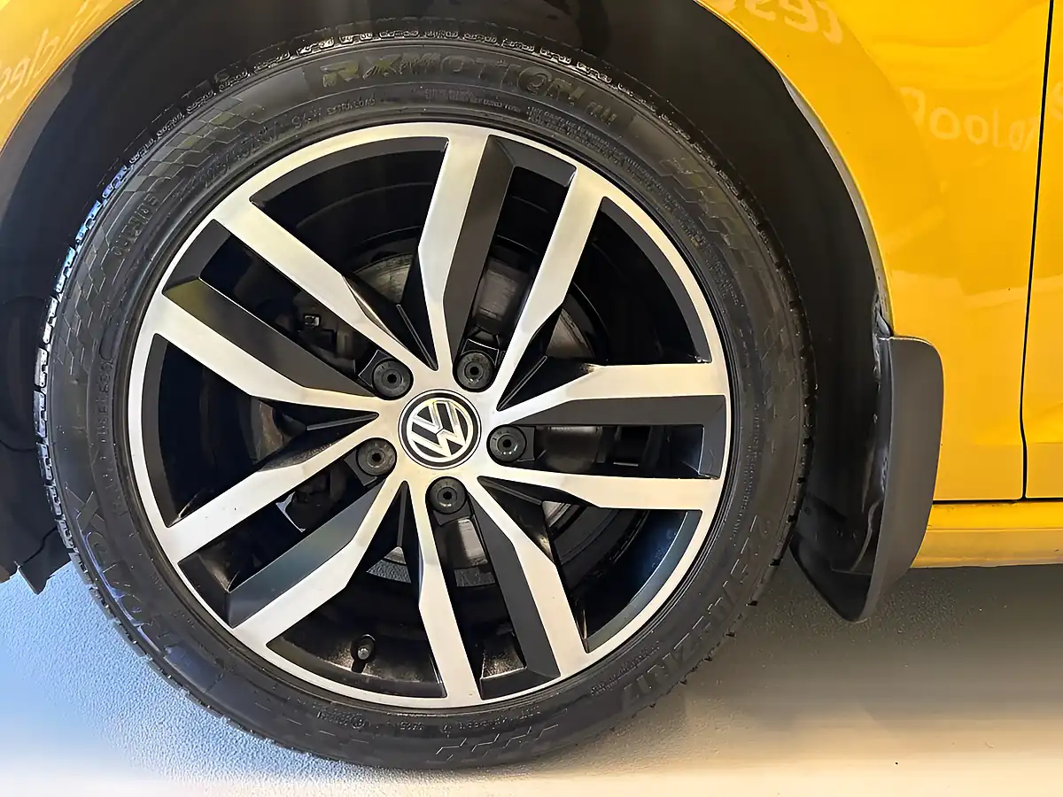 Used 2018 Volkswagen Golf GT Yellow - Interior and Exterior details 12