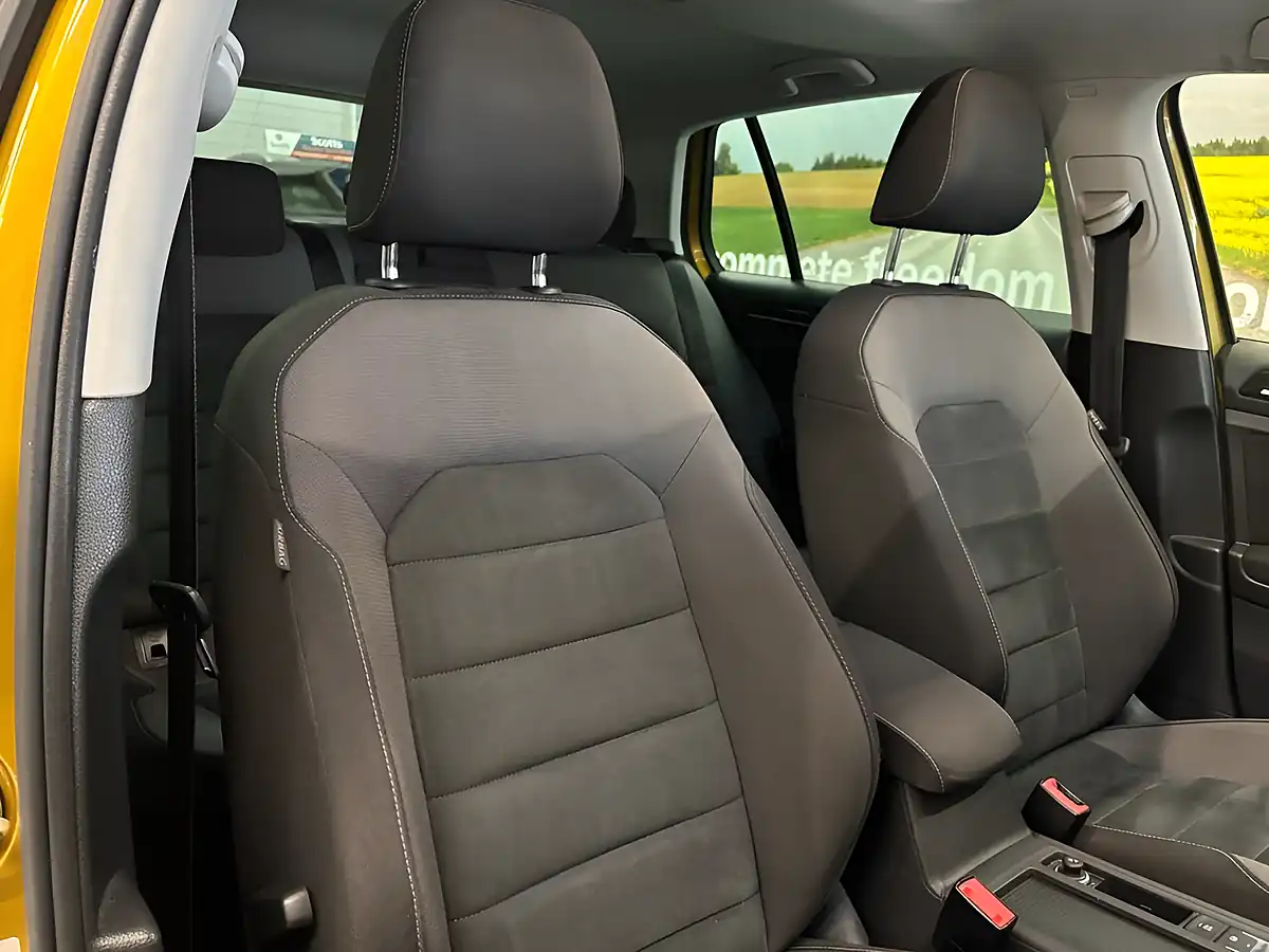 Used 2018 Volkswagen Golf GT Yellow - Interior and Exterior details 15