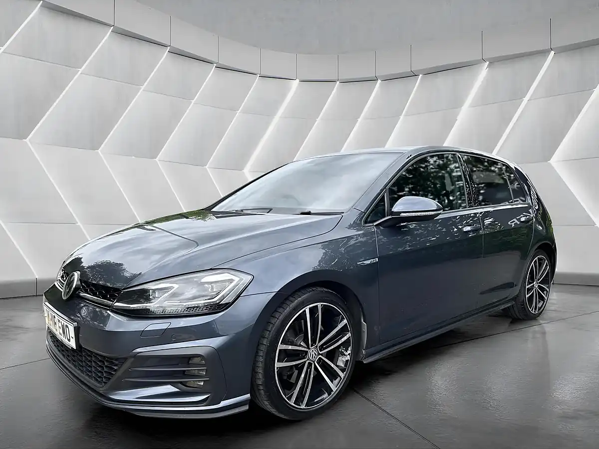 Used 2018 Volkswagen Golf Gtd Blue - Interior and Exterior details 10