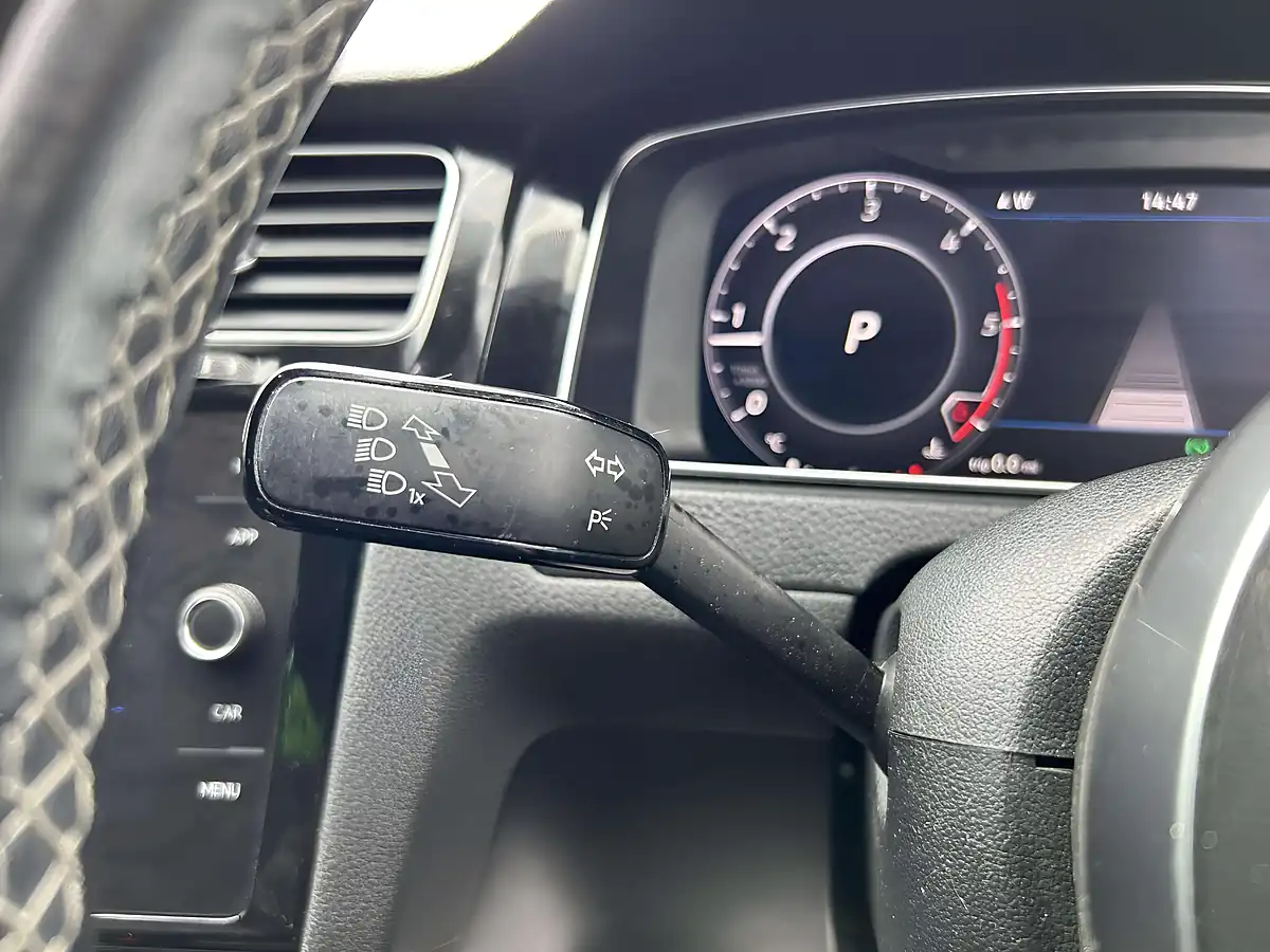 Used 2018 Volkswagen Golf Gtd Blue - Interior and Exterior details 14