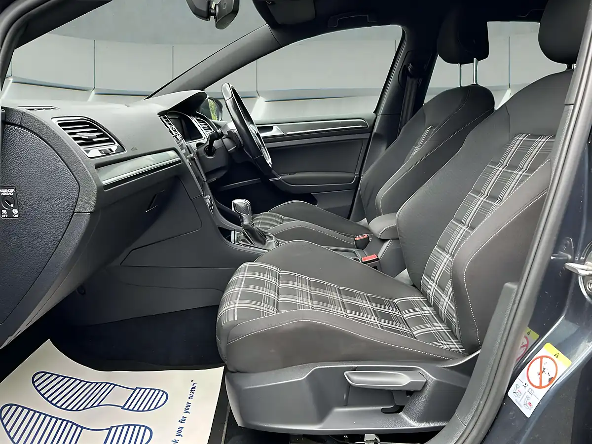 Used 2018 Volkswagen Golf Gtd Blue - Interior and Exterior details 18