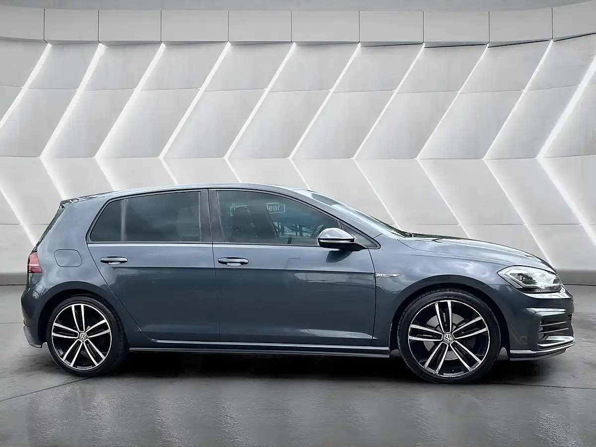 Used 2018 Volkswagen Golf Gtd Blue - Interior and Exterior details 4