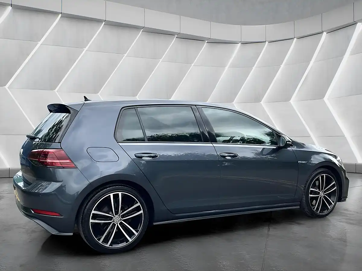Used 2018 Volkswagen Golf Gtd Blue - Interior and Exterior details 6