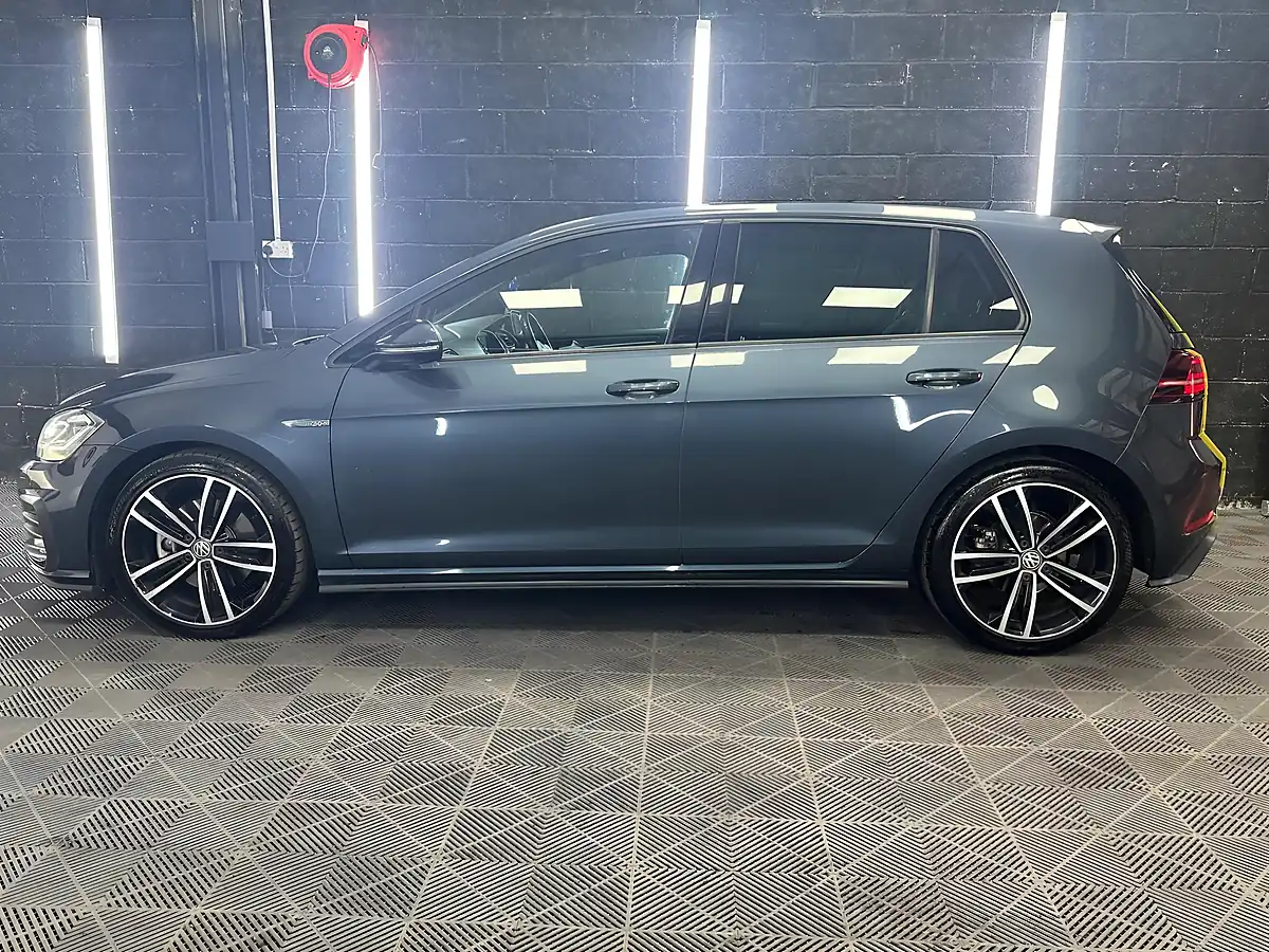 Used 2018 Volkswagen Golf Gtd Blue - Interior and Exterior details 10