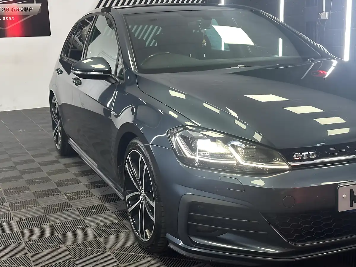 Used 2018 Volkswagen Golf Gtd Blue - Interior and Exterior details 8