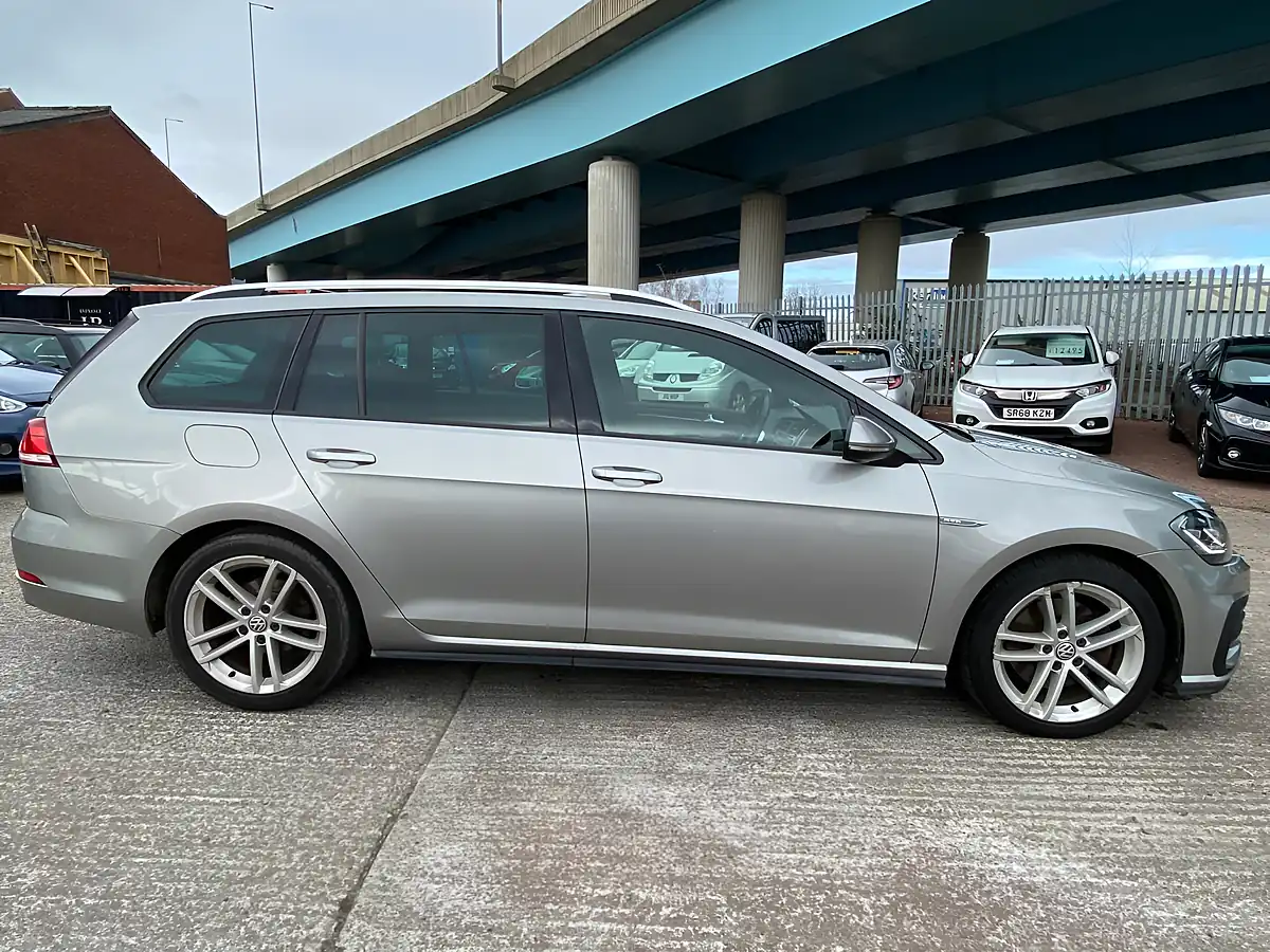 Used 2018 Volkswagen Golf Gtd Blueline Silver - Interior and Exterior details 10
