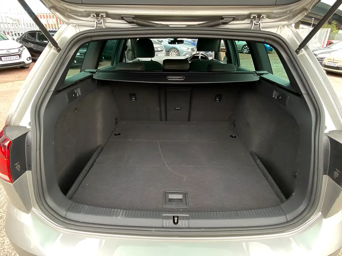 Used 2018 Volkswagen Golf Gtd Blueline Silver - Interior and Exterior details 11