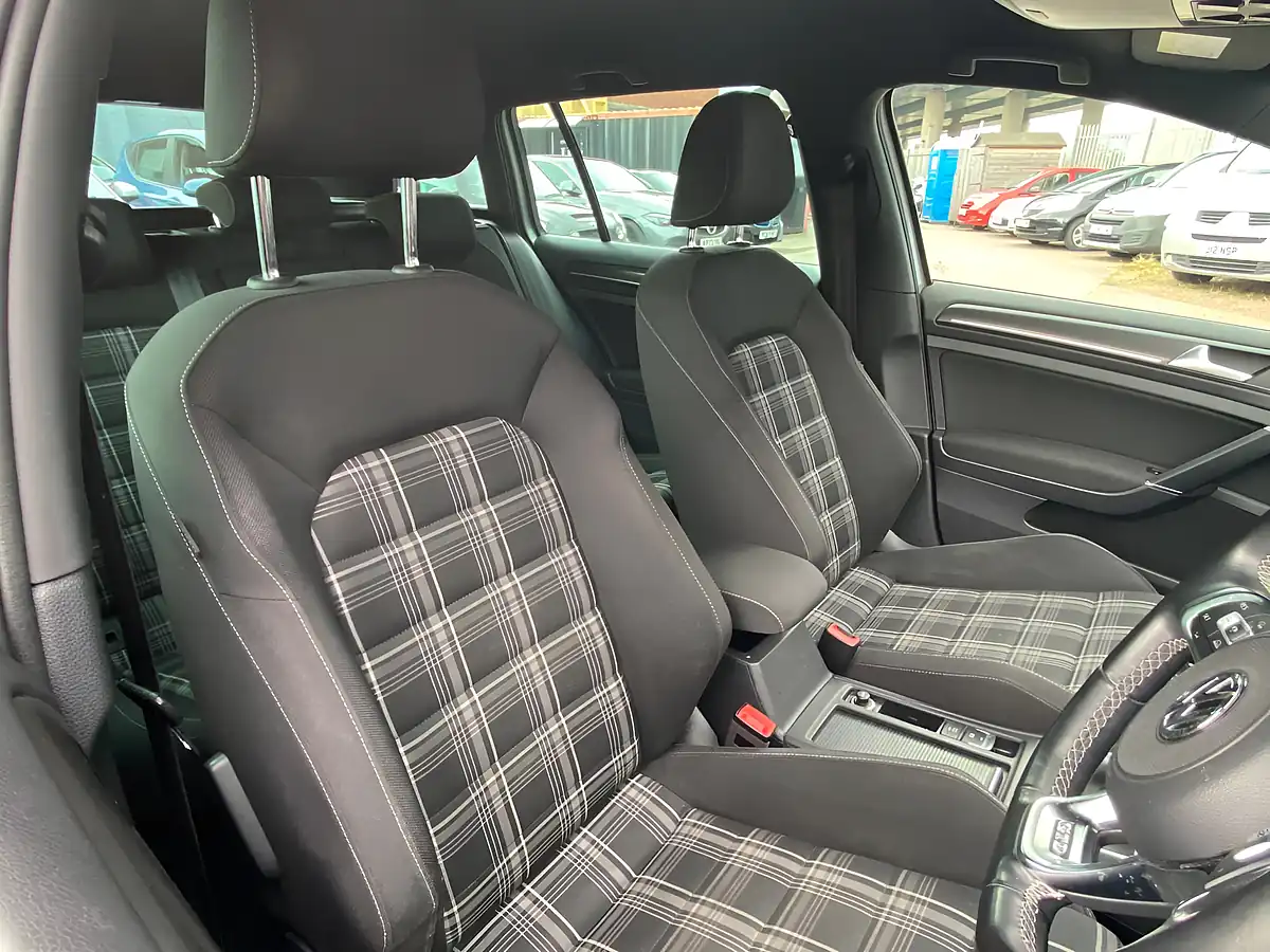 Used 2018 Volkswagen Golf Gtd Blueline Silver - Interior and Exterior details 17