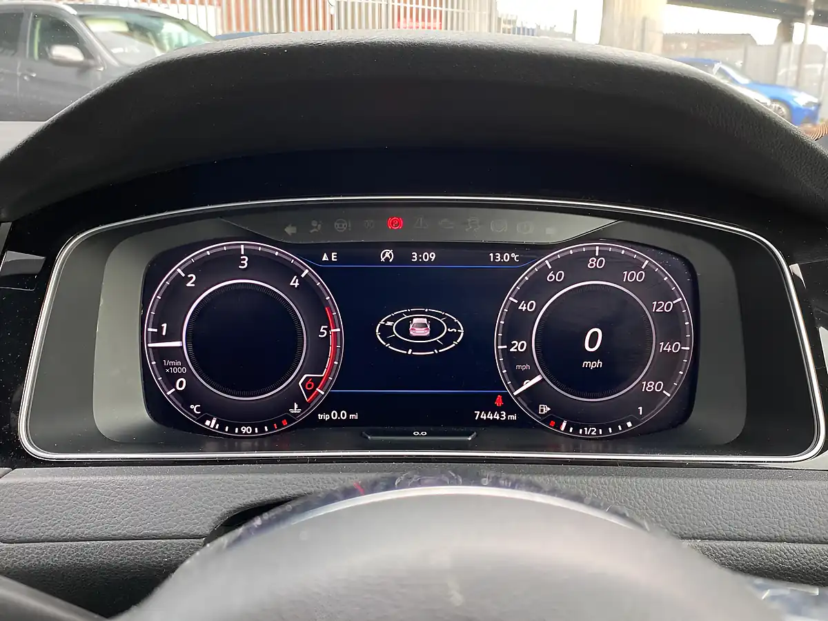 Used 2018 Volkswagen Golf Gtd Blueline Silver - Interior and Exterior details 20