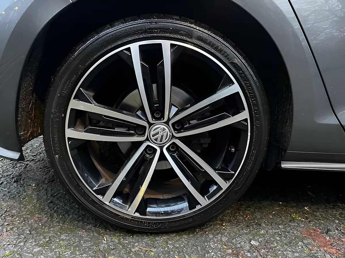 Used 2018 Volkswagen Golf Gtd Grey - Interior and Exterior details 9