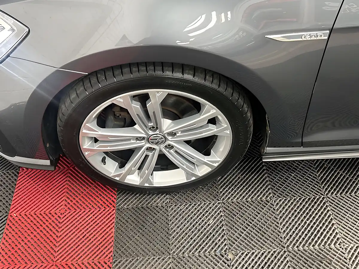 Used 2018 Volkswagen Golf Gtd Grey - Interior and Exterior details 9
