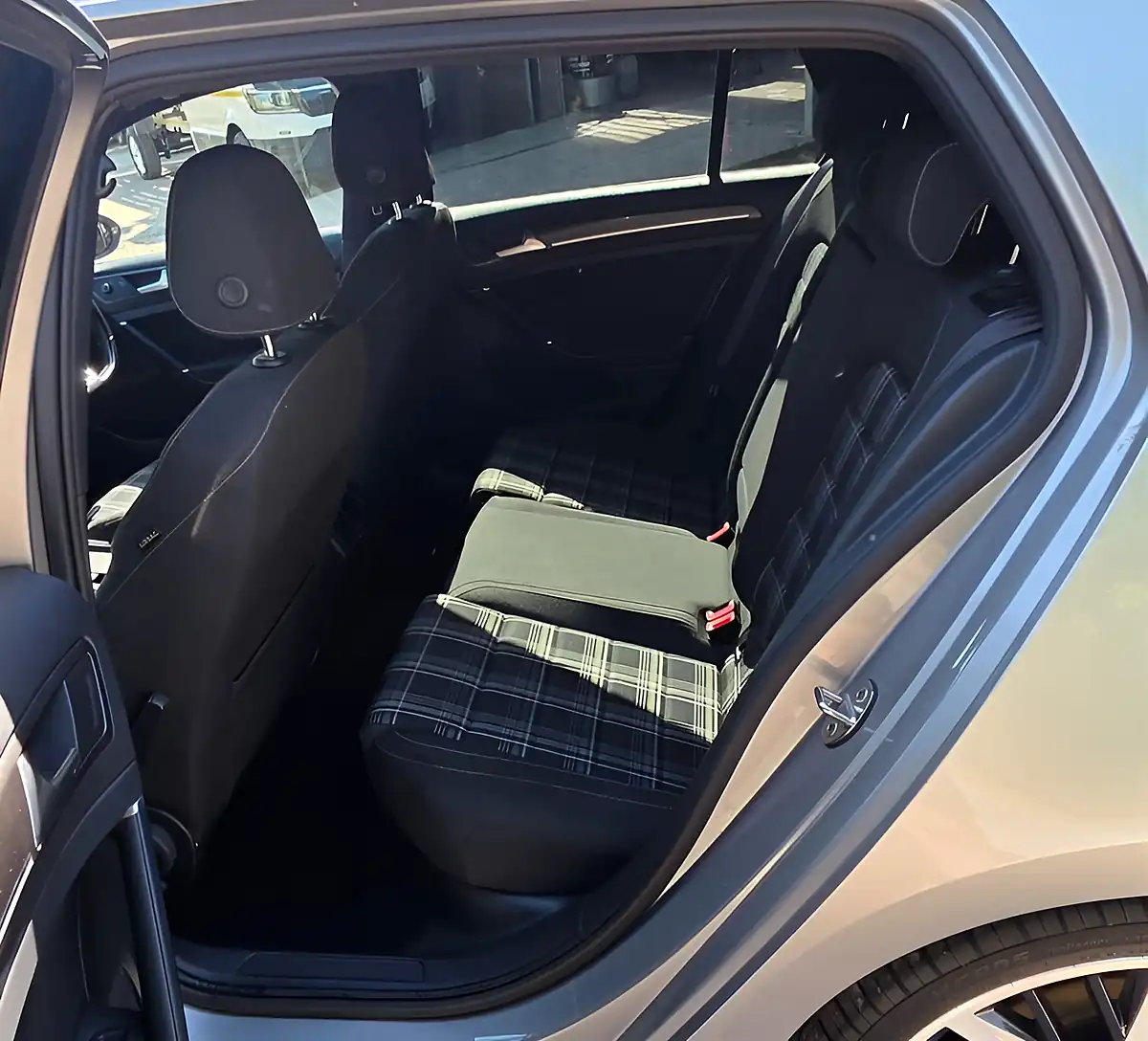 Used 2018 Volkswagen Golf Gtd Silver - Interior and Exterior details 16
