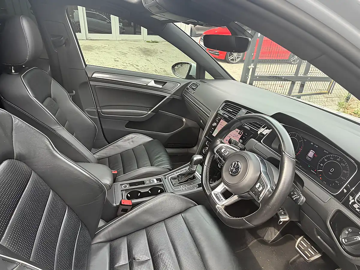 Used 2018 Volkswagen Golf Gtd Silver - Interior and Exterior details 17