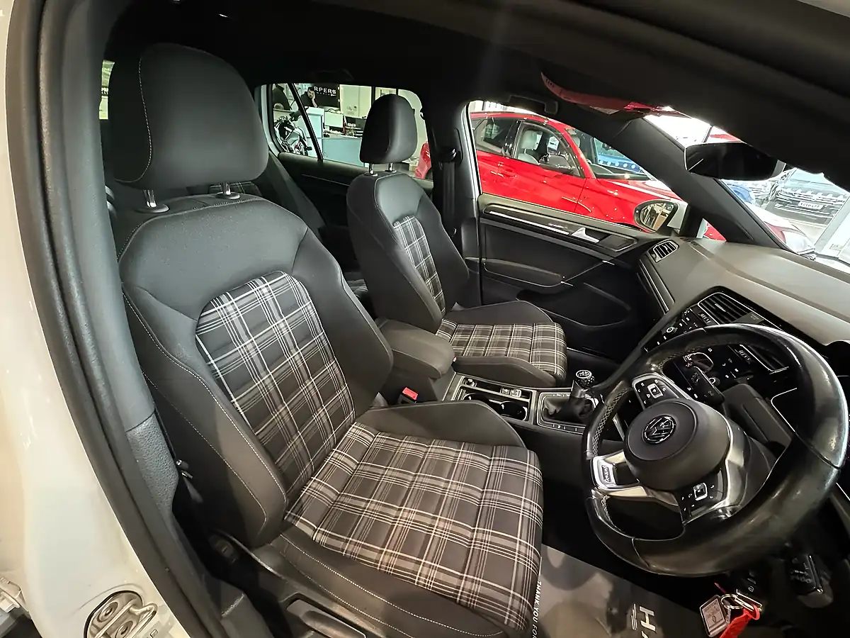 Used 2018 Volkswagen Golf Gtd White - Interior and Exterior details 8