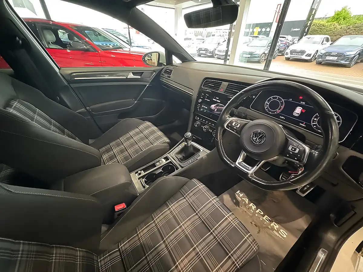 Used 2018 Volkswagen Golf Gtd White - Interior and Exterior details 9