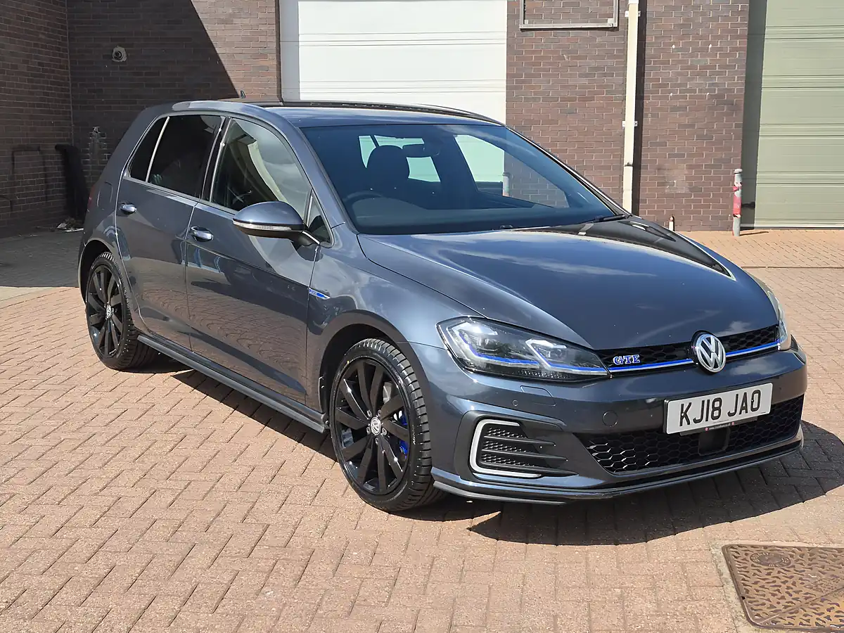 Used 2018 Volkswagen Golf Gte Advance Blue - Interior and Exterior details 2