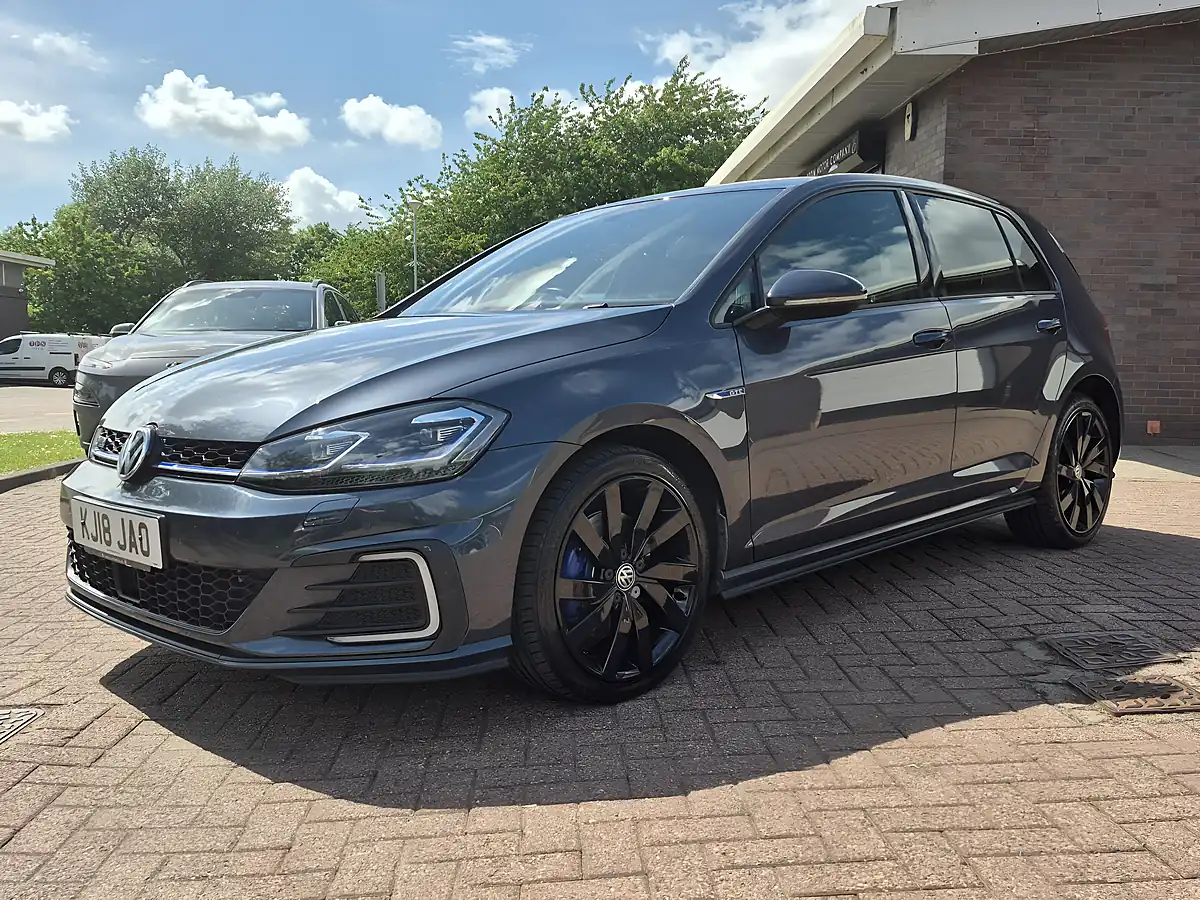 Used 2018 Volkswagen Golf Gte Advance Blue - Interior and Exterior details 9