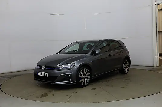 2018 Volkswagen Golf GTE Advance