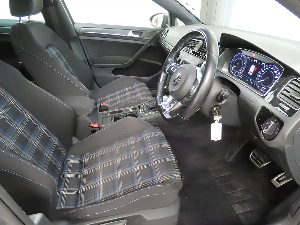 Used 2018 Volkswagen Golf Gte Advance Grey - Interior and Exterior details 8