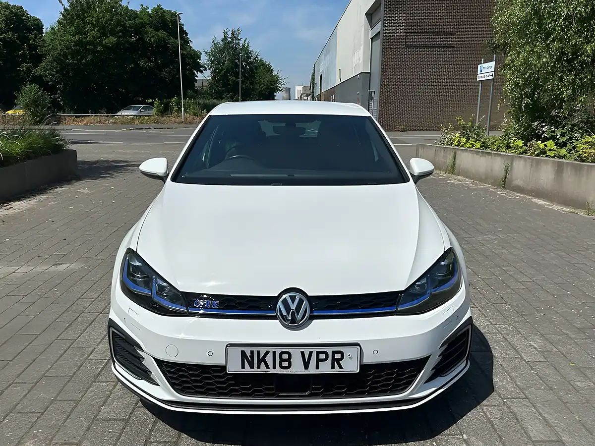 Used 2018 Volkswagen Golf Gte Advance White - Front View