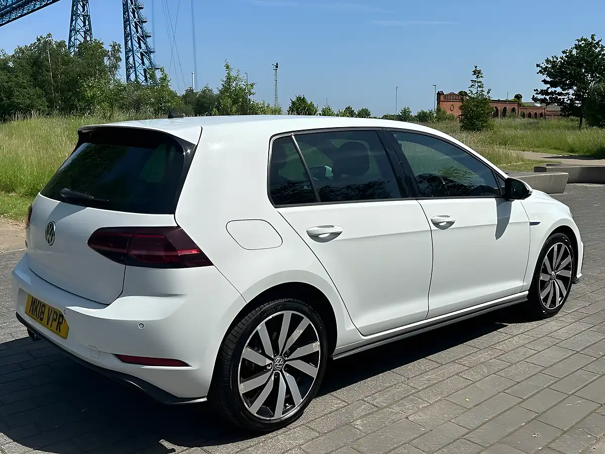 Used 2018 Volkswagen Golf Gte Advance White - Interior and Exterior details 3