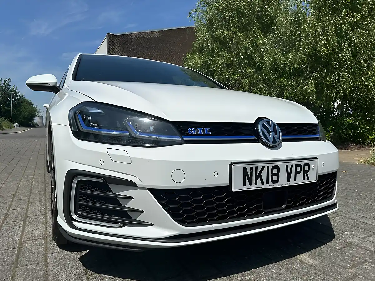 Used 2018 Volkswagen Golf Gte Advance White - Interior and Exterior details 8