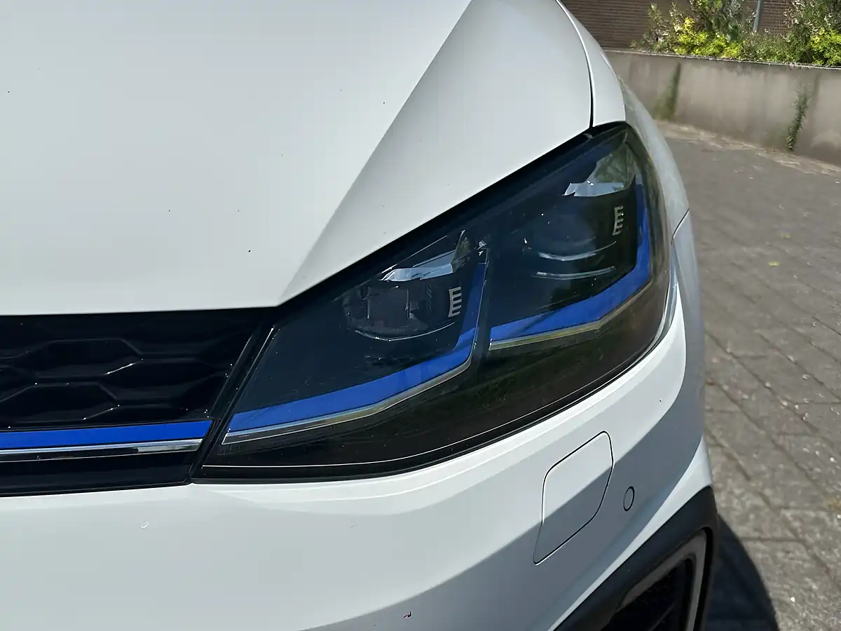 Used 2018 Volkswagen Golf Gte Advance White - Interior and Exterior details 9