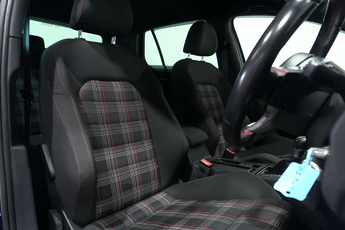Used 2018 Volkswagen Golf GTI Atlantic Blue - Interior and Exterior details 5