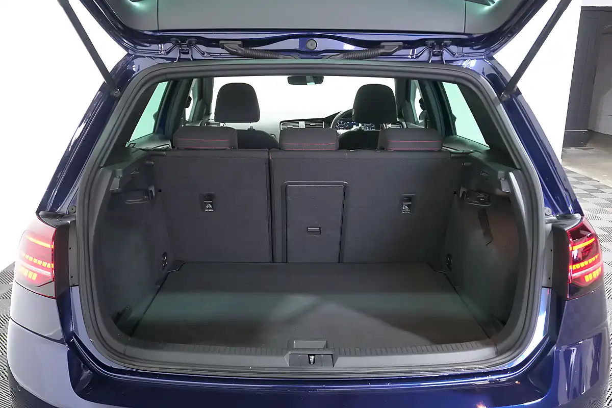 Used 2018 Volkswagen Golf GTI Atlantic Blue - Interior and Exterior details 9