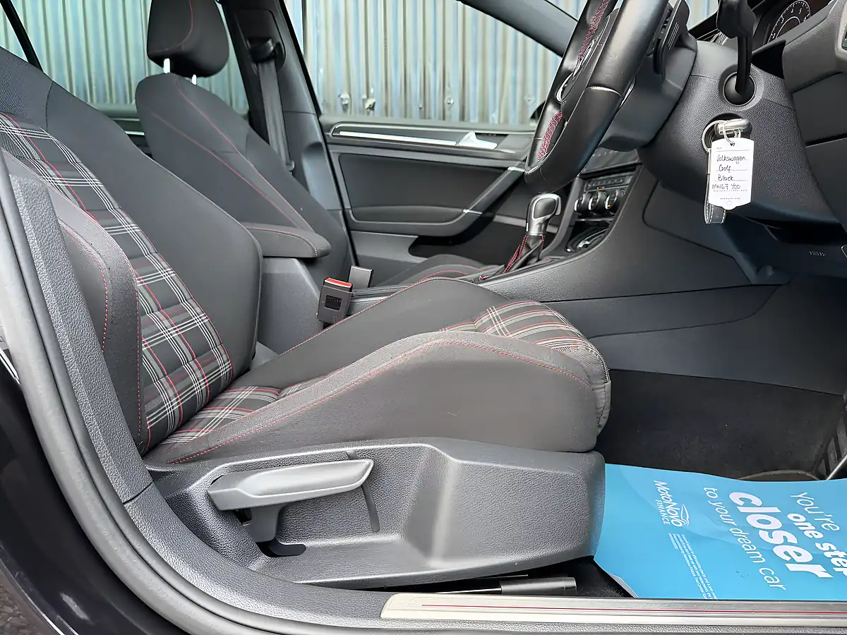 Used 2018 Volkswagen Golf GTI Black - Interior and Exterior details 11