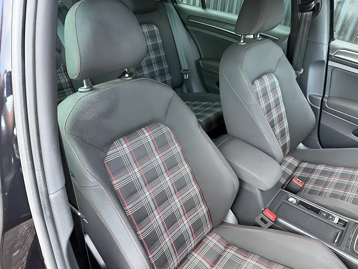 Used 2018 Volkswagen Golf GTI Black - Interior and Exterior details 12