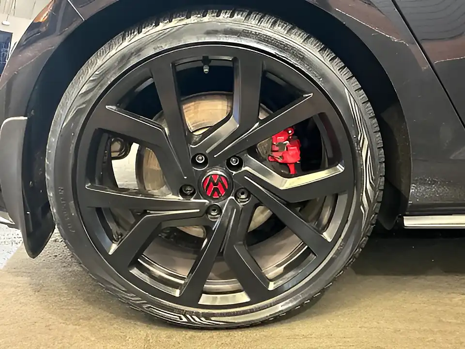 Used 2018 Volkswagen Golf GTI Black - Interior and Exterior details 15