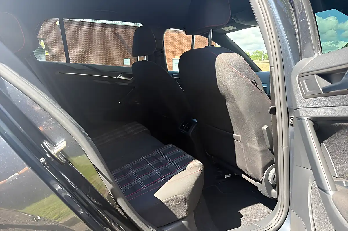 Used 2018 Volkswagen Golf GTI Blue - Interior and Exterior details 11