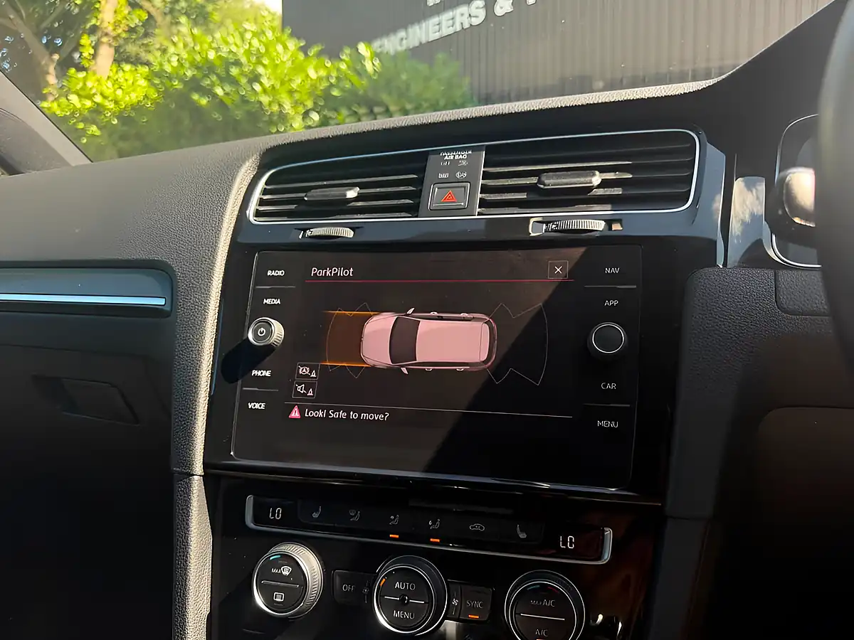 Used 2018 Volkswagen Golf GTI Blue - Interior and Exterior details 8