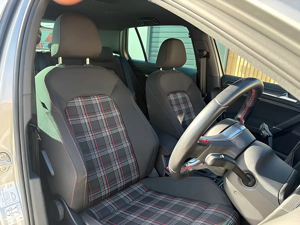 Used 2018 Volkswagen Golf GTI Gold - Interior and Exterior details 13