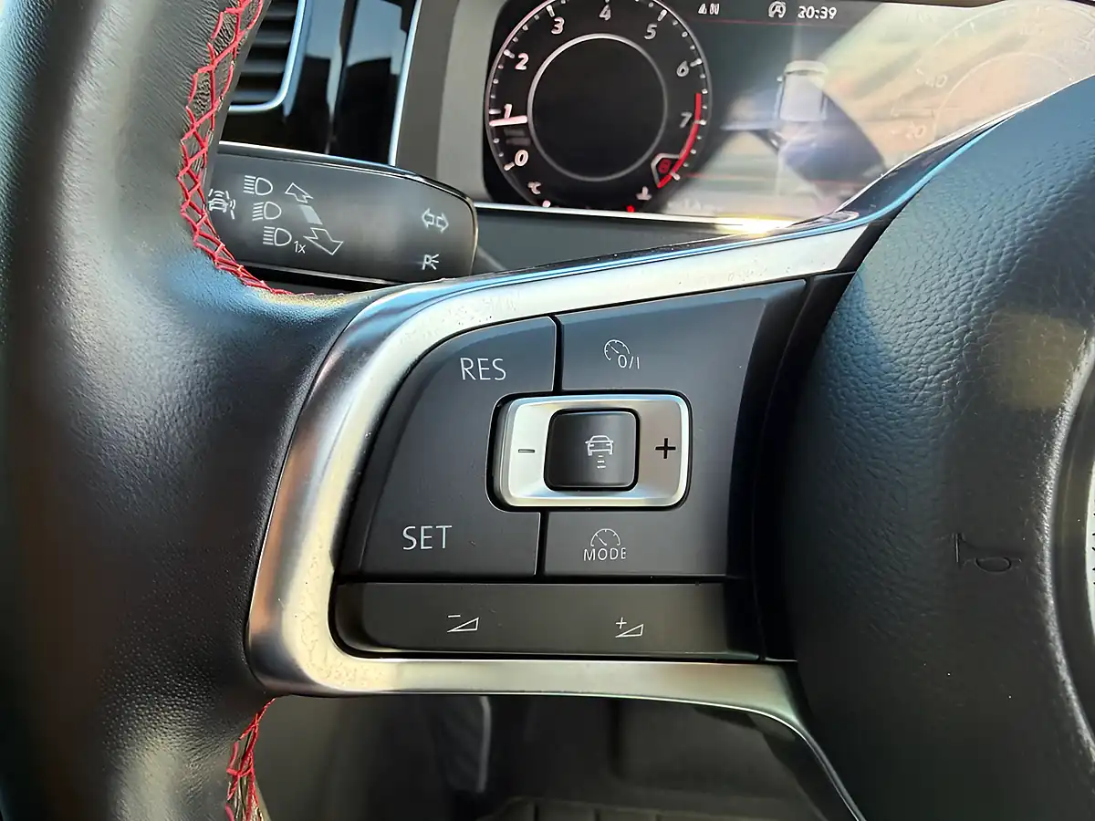 Used 2018 Volkswagen Golf GTI Gold - Interior and Exterior details 19