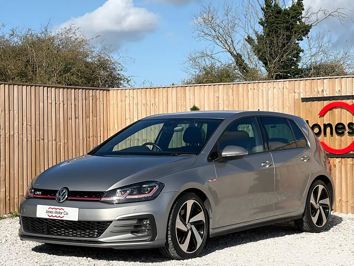 Used 2018 Volkswagen Golf GTI Gold - Interior and Exterior details 3