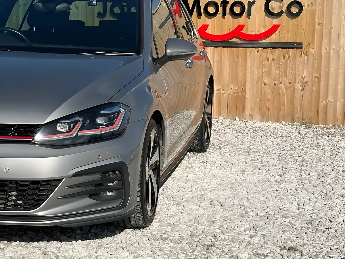 Used 2018 Volkswagen Golf GTI Gold - Interior and Exterior details 5