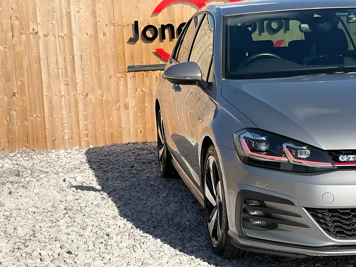Used 2018 Volkswagen Golf GTI Gold - Interior and Exterior details 6