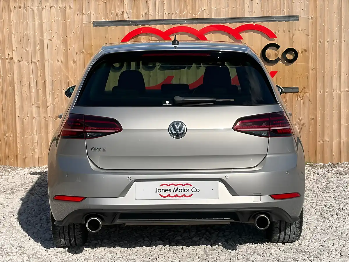 Used 2018 Volkswagen Golf GTI Gold - Interior and Exterior details 9