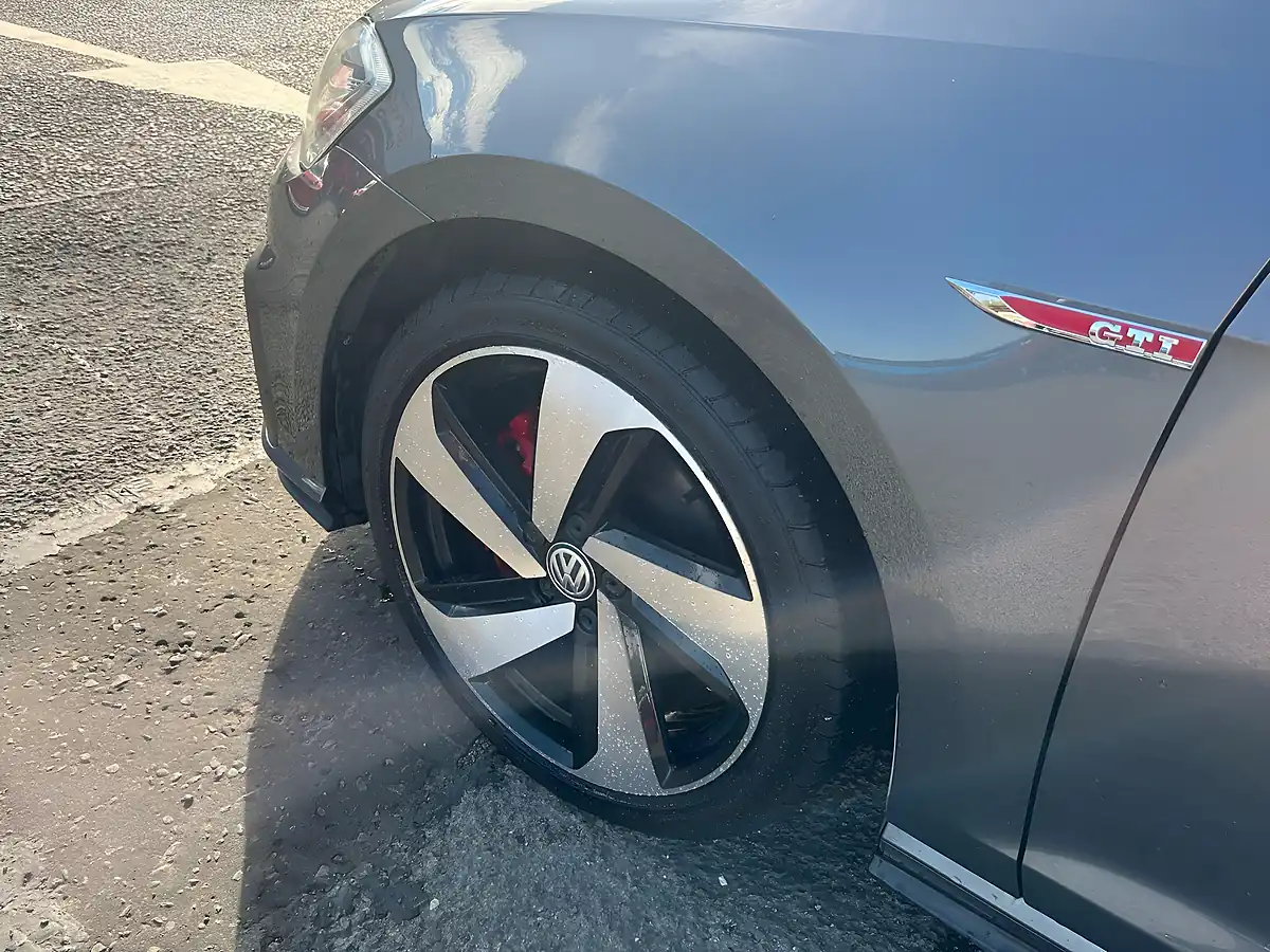 Used 2018 Volkswagen Golf GTI Grey - Interior and Exterior details 10
