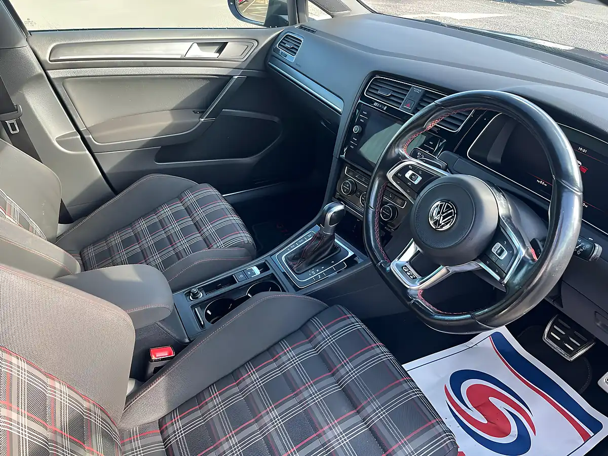 Used 2018 Volkswagen Golf GTI Grey - Interior and Exterior details 12