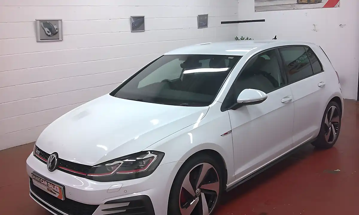 Used 2018 Volkswagen Golf GTI MK7.5 Pure White - Interior and Exterior details 5