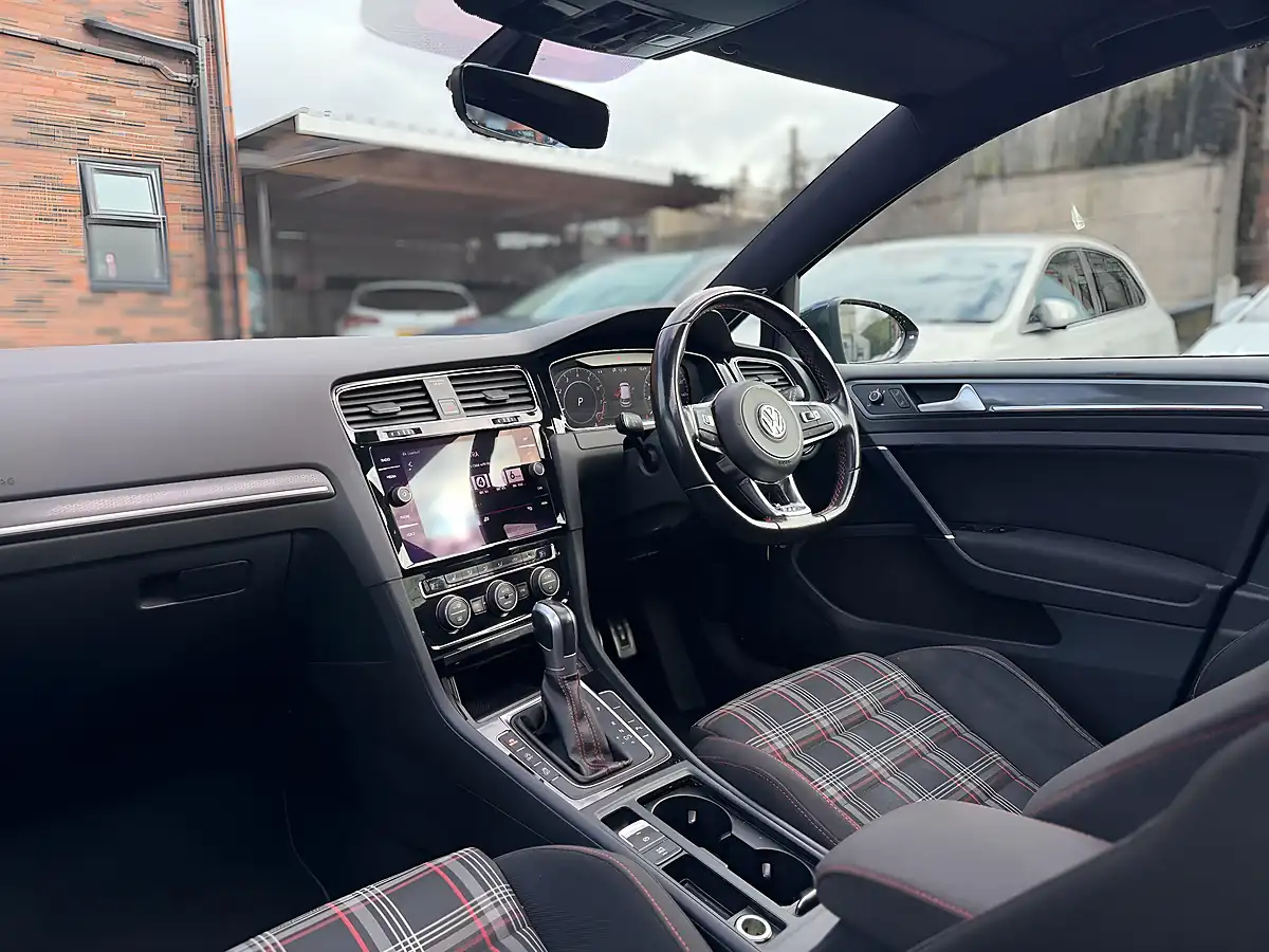 Used 2018 Volkswagen Golf GTI Performance Blue - Interior and Exterior details 15