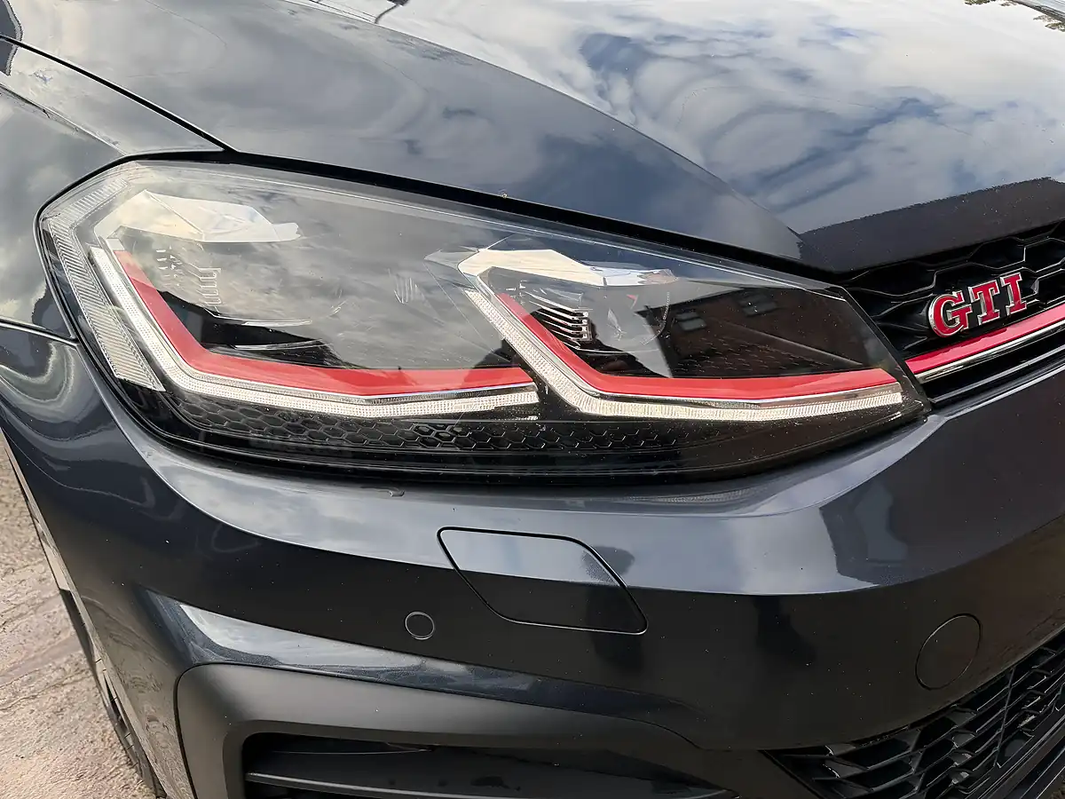 Used 2018 Volkswagen Golf GTI Performance Blue - Interior and Exterior details 7