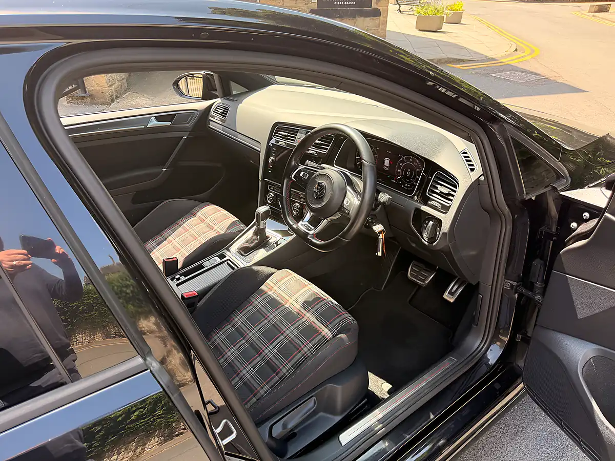 Used 2018 Volkswagen Golf GTI Performance Deep Black Pearl - Interior and Exterior details 13