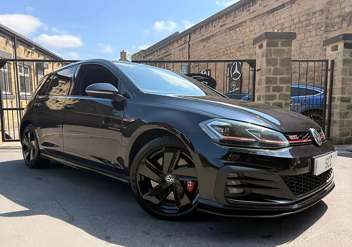 Used 2018 Volkswagen Golf GTI Performance Deep Black Pearl - Interior and Exterior details 3