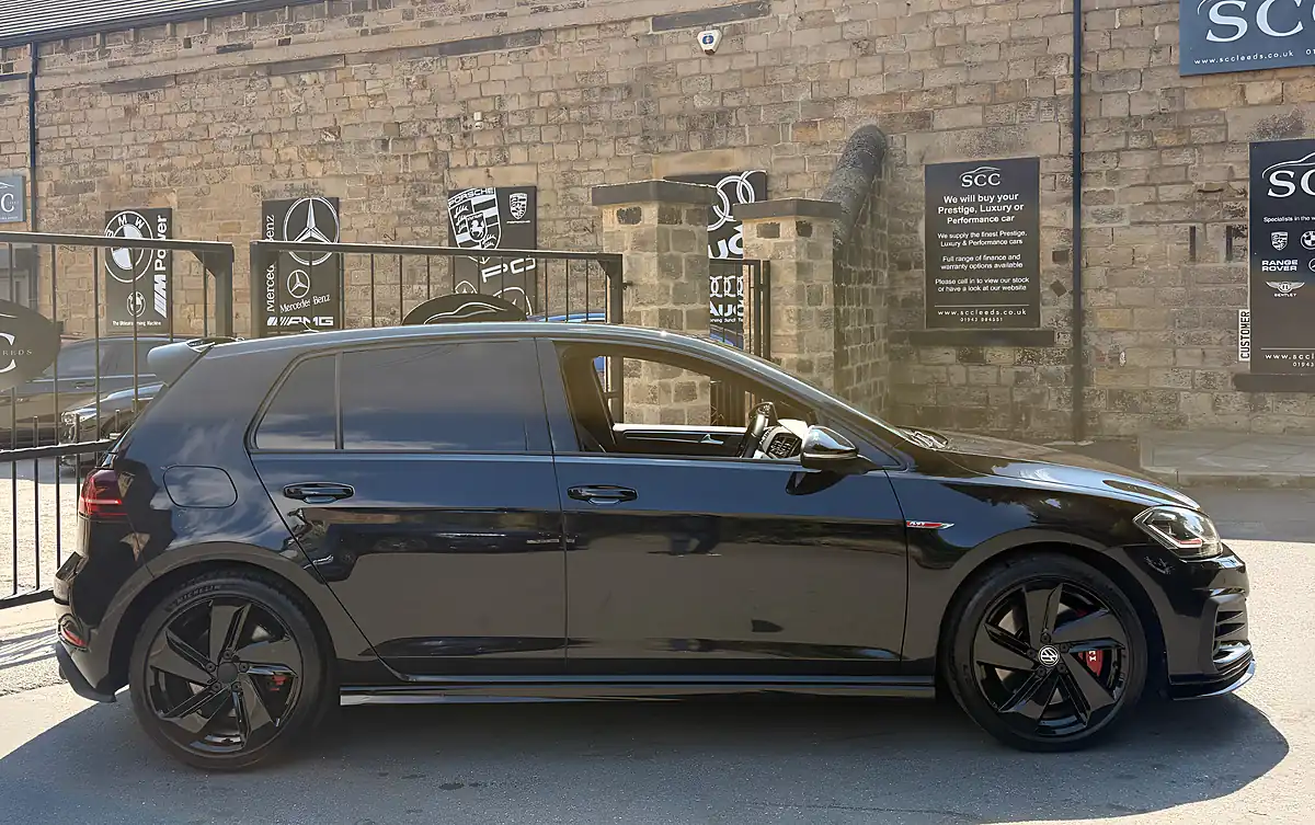 Used 2018 Volkswagen Golf GTI Performance Deep Black Pearl - Interior and Exterior details 9
